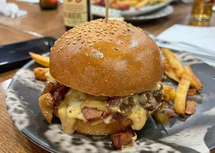 Maria Hotell Revilla De Camargo